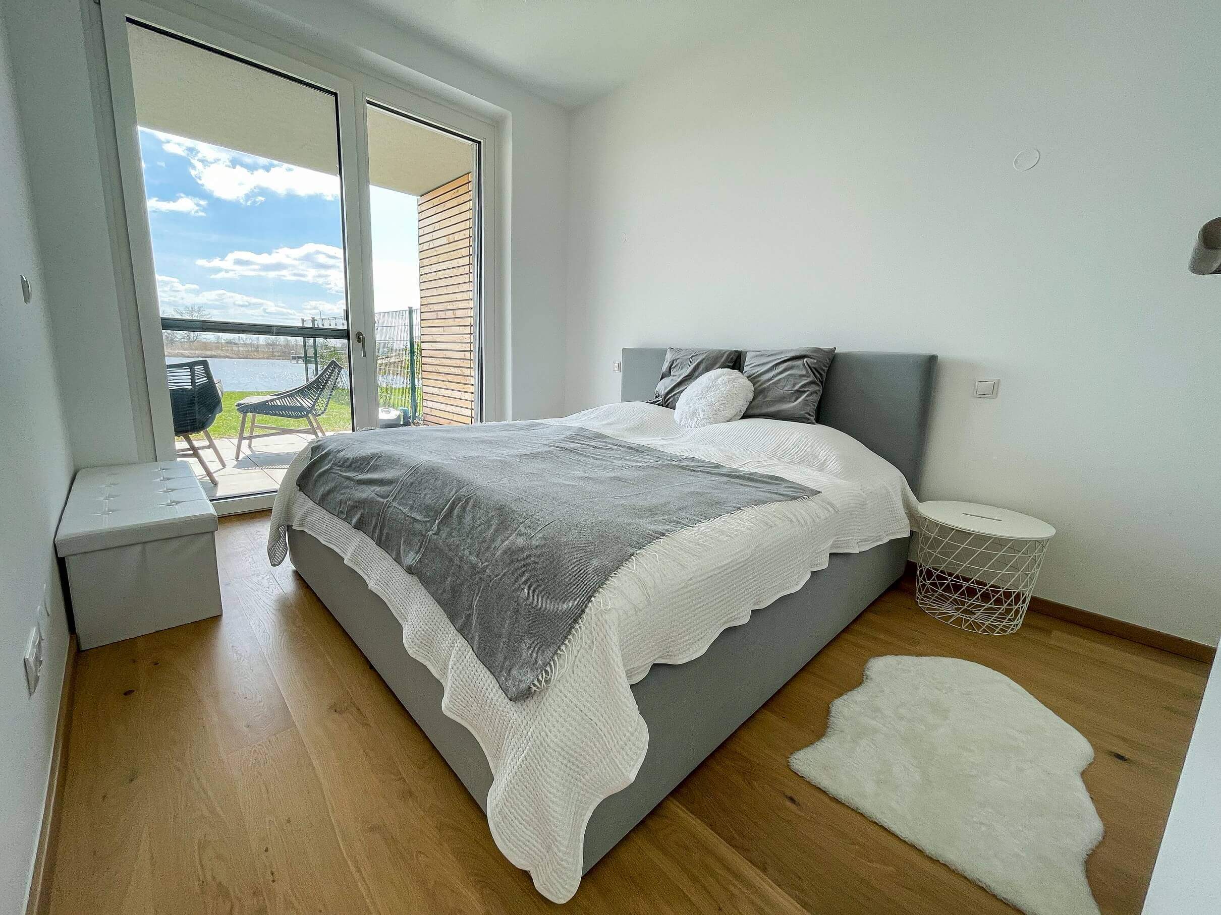 FEREIENWOHNUNG MIETEN SEEPARK OGGAU SCHLAFZIMMER